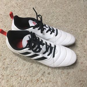 LIKE NEW SOCCER CLEATS